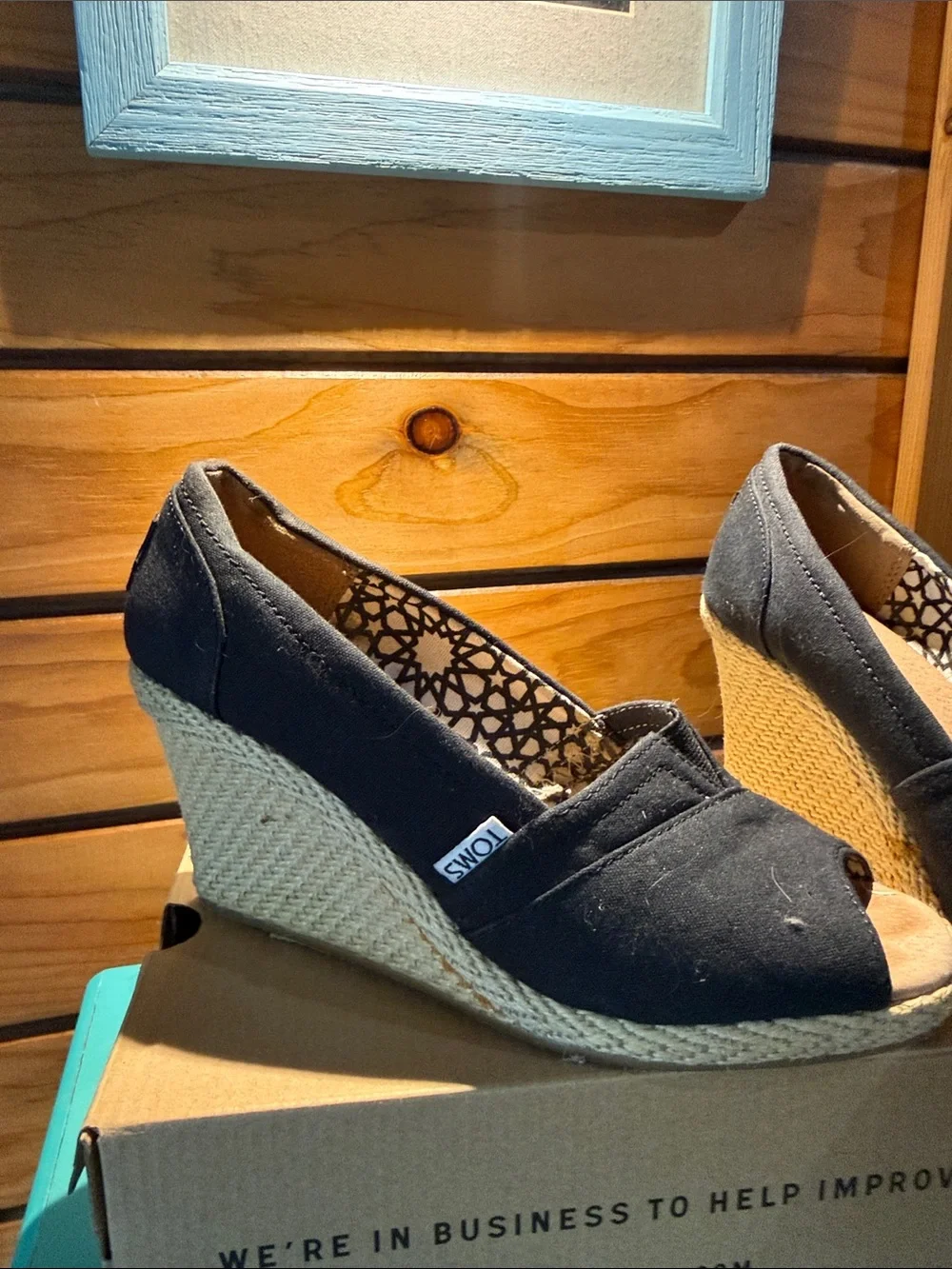 Toms black canvas